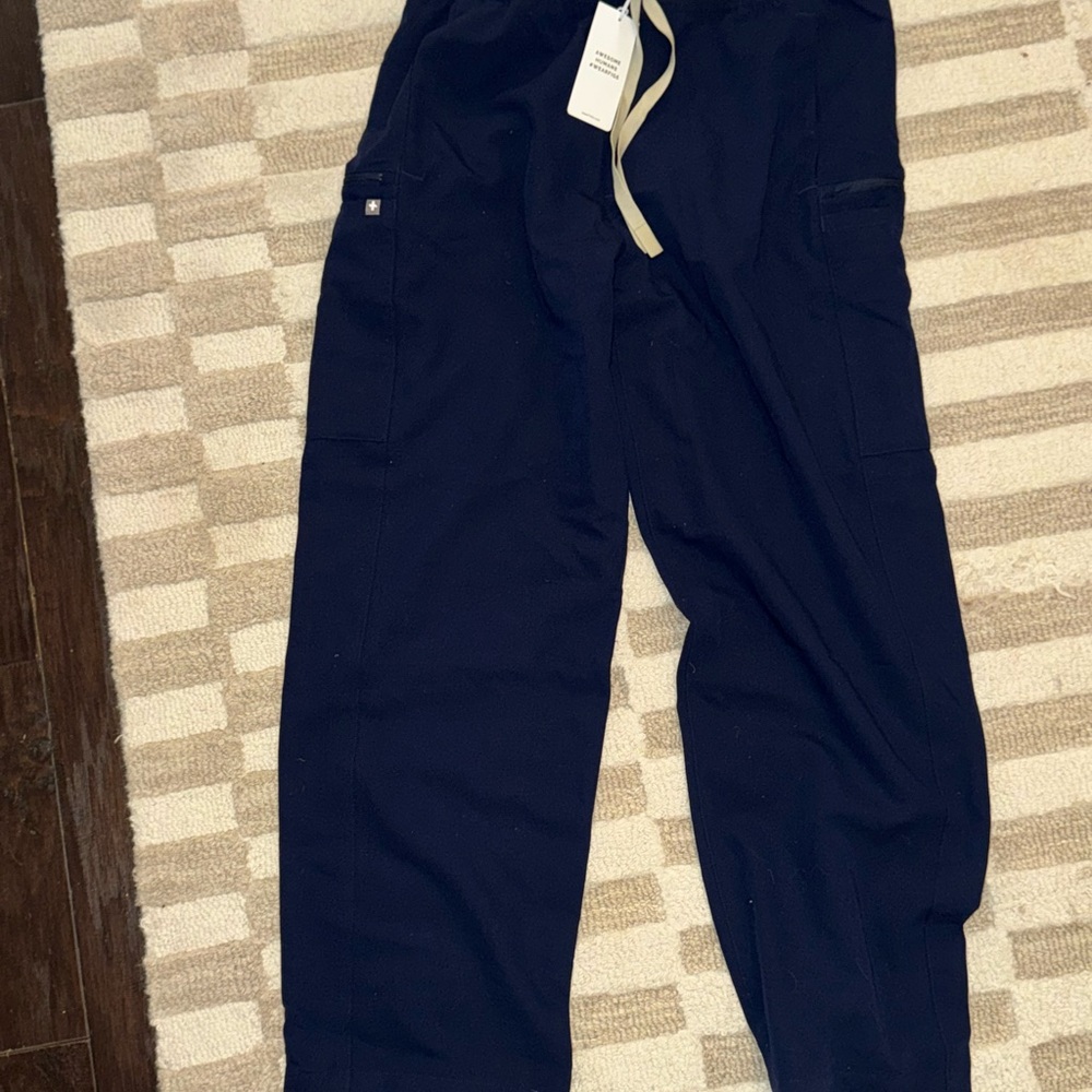 Navy Blue Mens “Pierce style” Figs Scrub Pants (size Medium - Short)